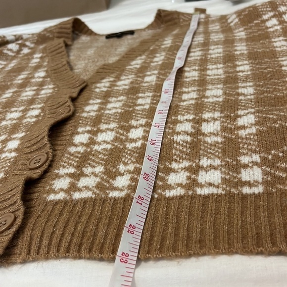 Almost Famous Tan and White plaid Print Sweater Twinset - Picture 12 of 13